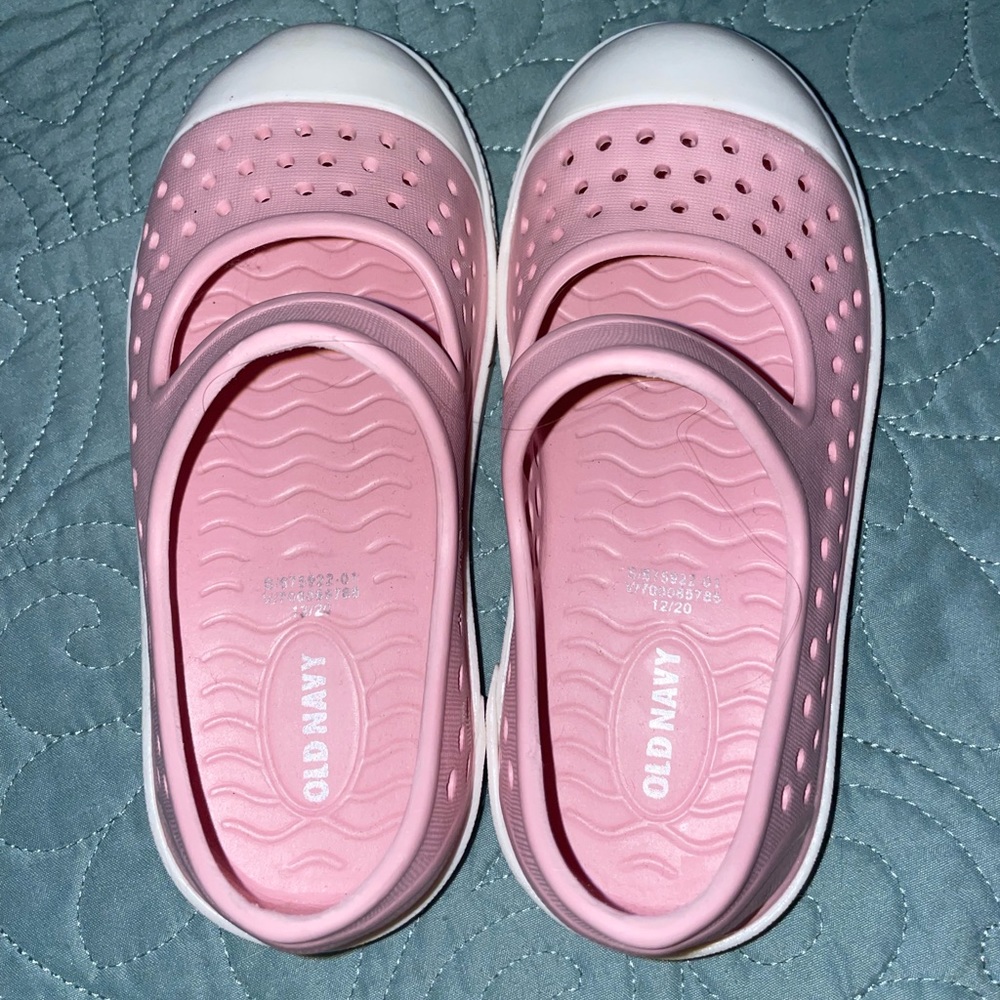 Old Navy perforated slip-on Mary Janes-9c